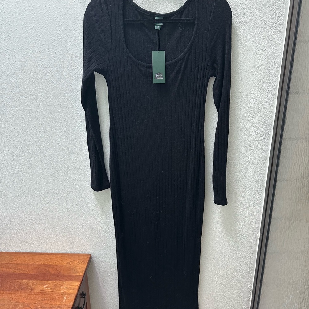 NWT Ribbed Black Long Sleeve Midi Dress